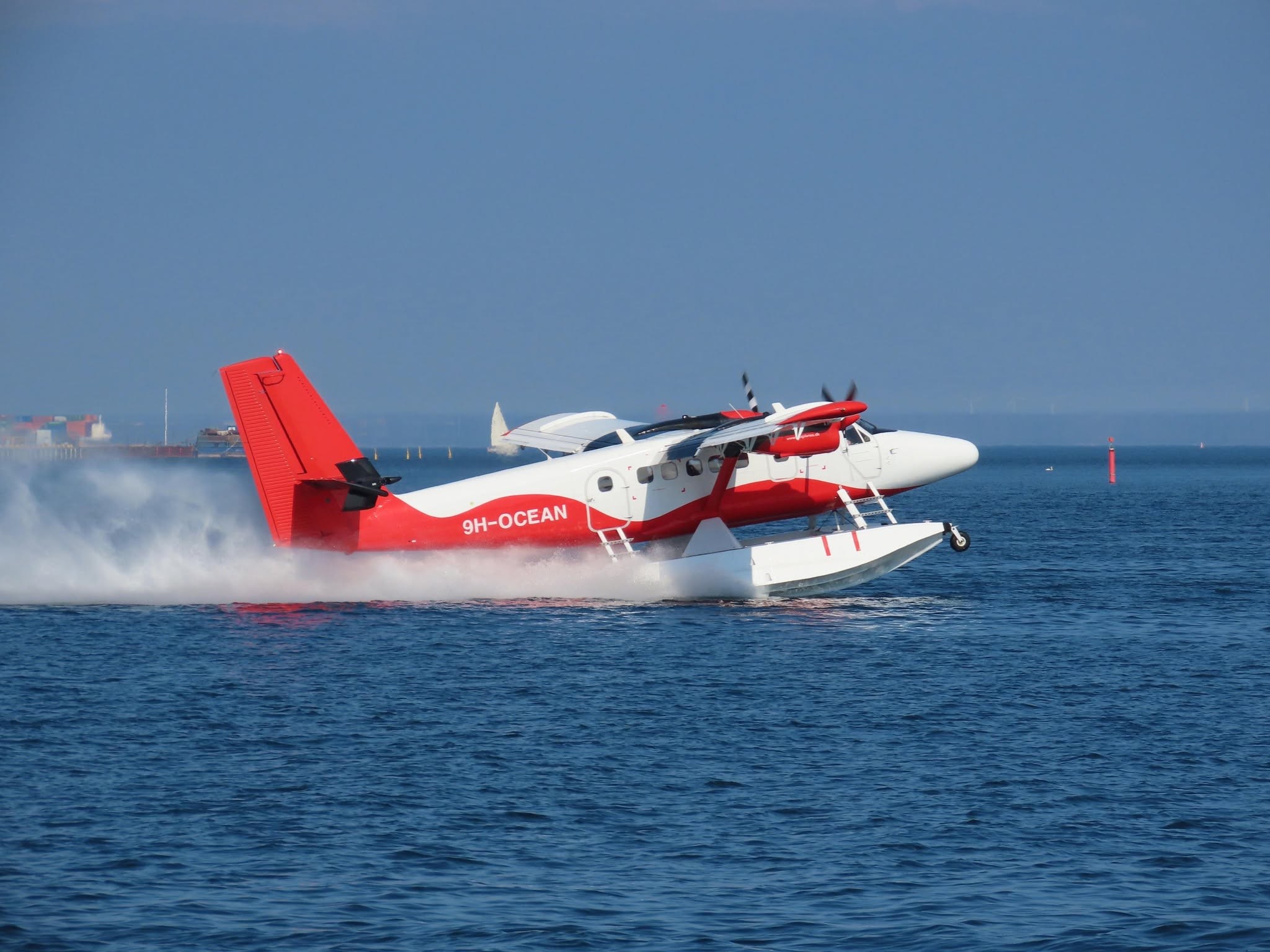 Nordic Seaplanes - i vand
